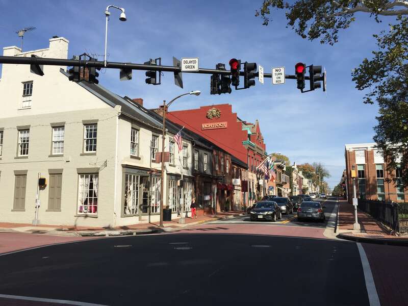 View north along U.S. Route 15 Business (King Street) at Virginia State Route 7 Business (Market Street) in Leesburg, Loudoun County, Virginia
