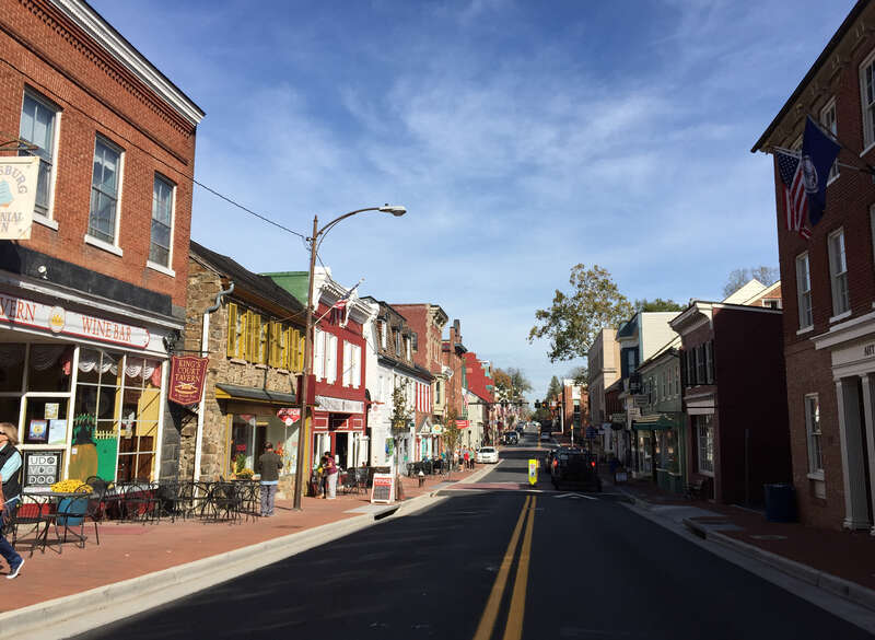 View north along U.S. Route 15 Business (King Street) between Loudoun Street and Virginia State Route 7 Business (Market Street) in Leesburg, Loudoun County, Virginia