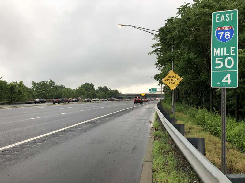 View east along Interstate 78 (Phillipsburg-Newark Expressway) between Exit 49A and Exit 49B in Springfield Township, Union County, New Jersey