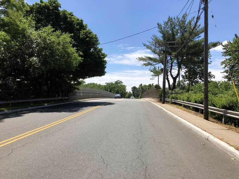 View south along Union County Route 577 (Main Street) between Taft Lane and Interstate 78 (Phillipsburg-Newark Expressway) in Springfield Township, Union County, New Jersey