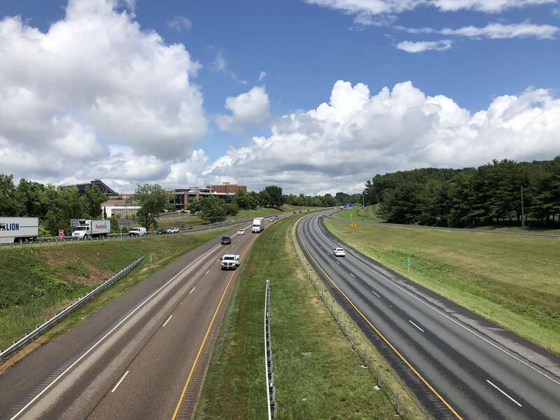 View north along Interstate 81 from the overpass for Virginia State Route 253 (Port Republic Road) in Harrisonburg, Virginia