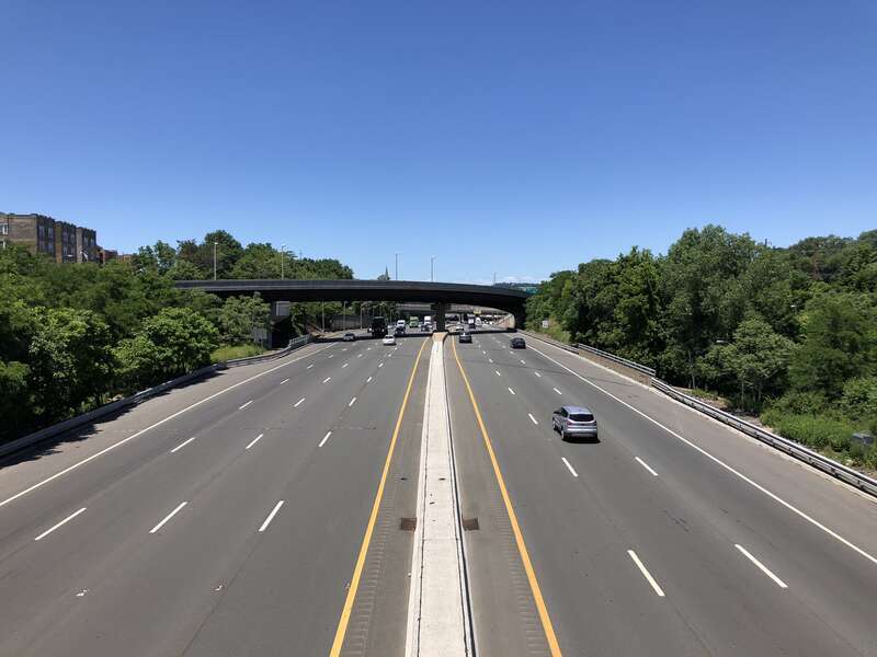 View west along Interstate 280 (Essex Freeway) from the overpass for Essex County Route 509 (Grove Street) in East Orange, Essex County, New Jersey
