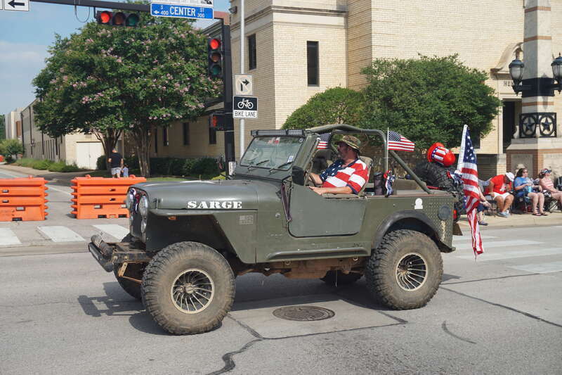 A Jeep CJ-7 in the 2021 Arlington Independence Day Parade in Arlington, Texas (United States).