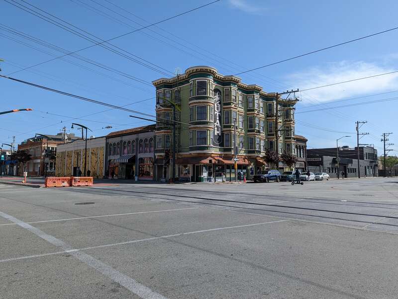 a shooting angle at the intersection of Bryant St, San Francisco, CA 94107, United States