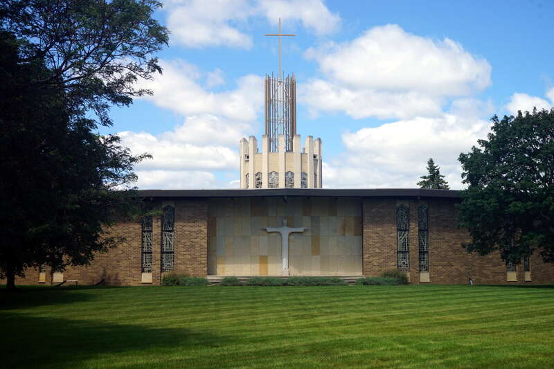 St. John Vianney Catholic Church in Brookfield, Wisconsin (United States).