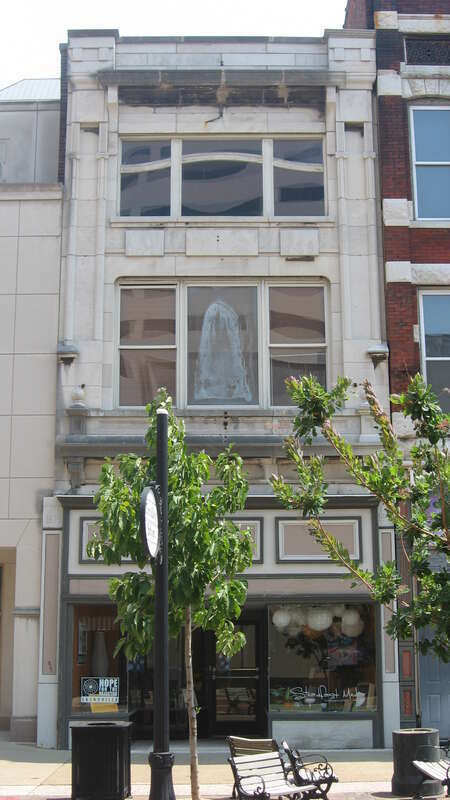 Front of the Building at 223 Main Street in Evansville, Indiana, United States.  Built in 1910, it is listed on the National Register of Historic Places.