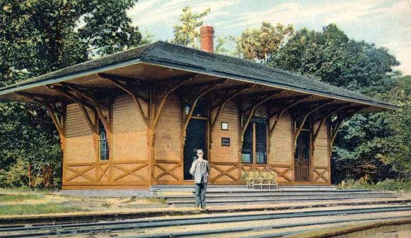 Divided back postcard of Conimicut station