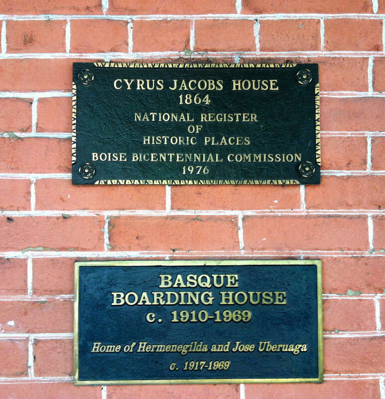 Plaque on the facade of the Cyrus Jacobs House, 607 Grove Street, Boise, Idaho, USA. Former boarding house for Basque immigrants.