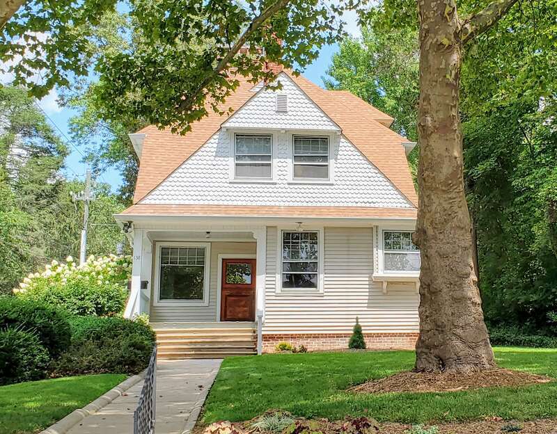 Contributing property to the Chestnut Hill Historic District.