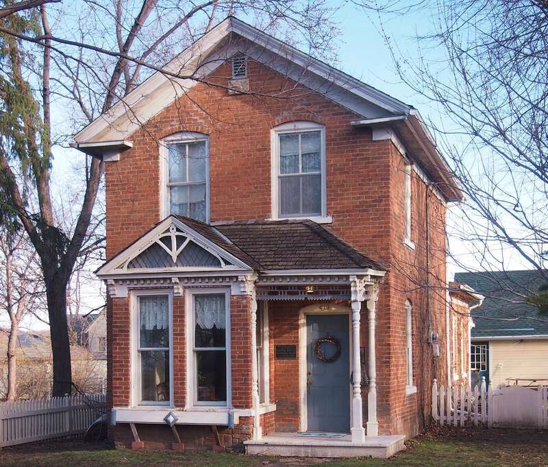One of the Early Shakopee Houses: 419 E 2nd Ave, Shakopee, Minnesota, USA.  Viewed from the south.  





This is an image of a place or building that is listed on the National Register of Historic Places in the United States of America. Its