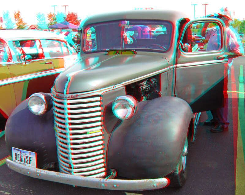 View with 3D red/cyan glasses