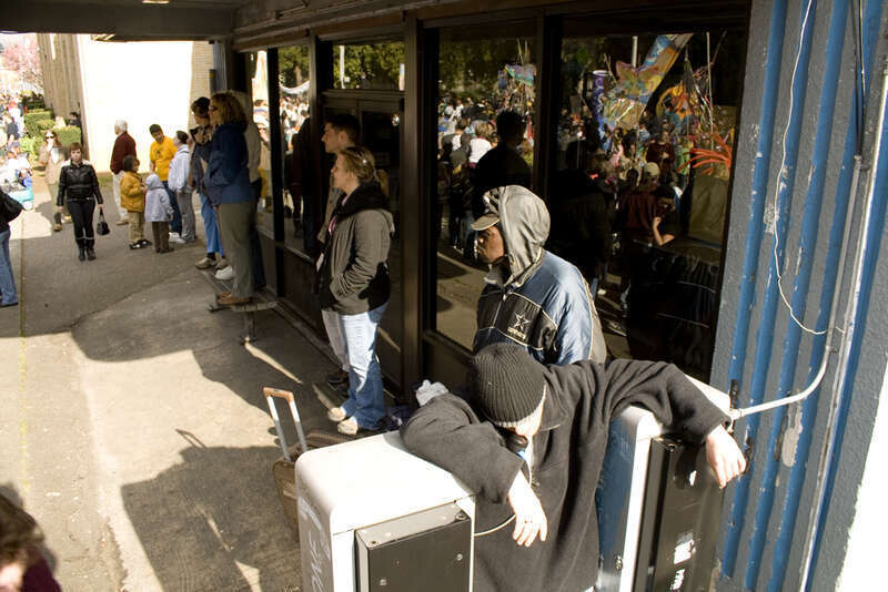 greyhound station, procession day