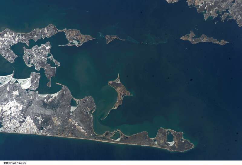 View of New York taken during ISS Expedition 14.