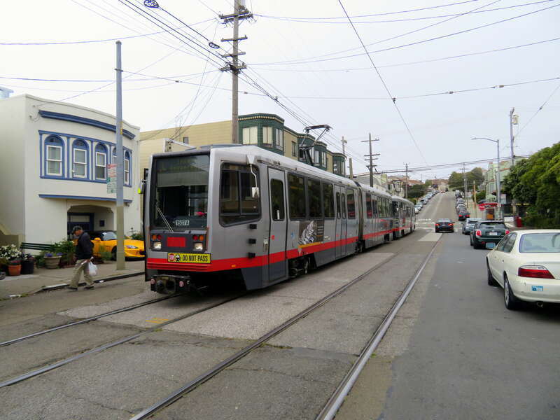 Inbound train at 15th Avenue and Taraval in May 2018