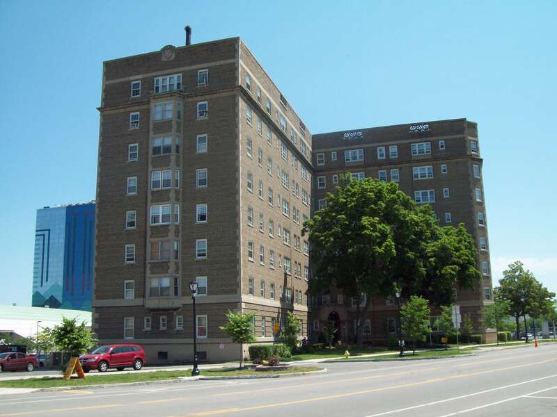 Jefferson Apartment Building, June 2009