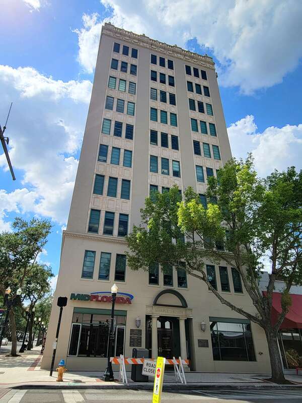 Headquarters for the MidFlorida Credit Union in Lakeland, Florida are located inside the Marble Arcade Building, located on the corner of Kentucky Avenue and Lemon Street.
The building was designed by Roy Benjamin and construction began in June of