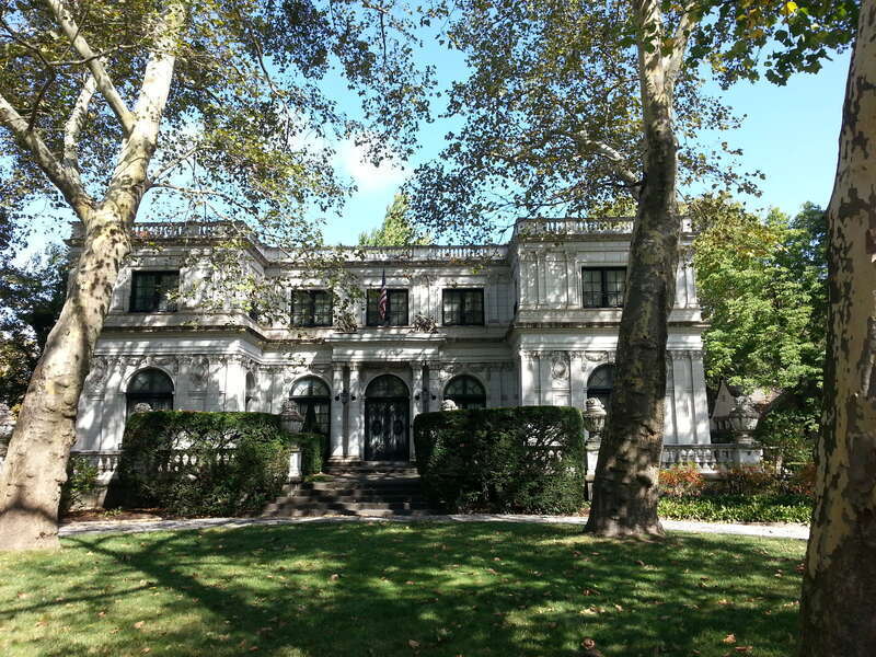 Moreland-Hoffstot House