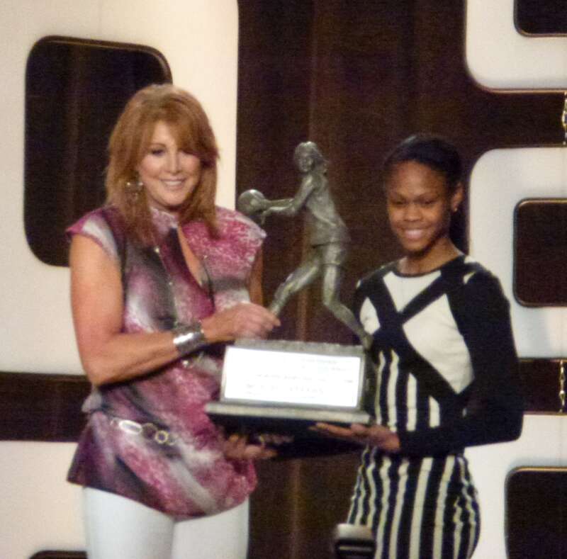 Moriah Jefferson receiving Nancy Lieberman Award at the 2015 WBCA Awards Show