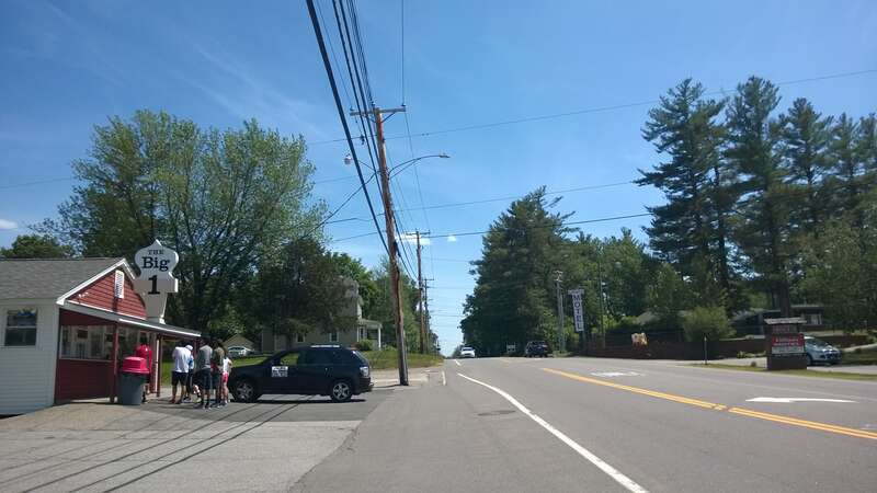 View of &quot;The Big One&quot;, ice cream and hotdog stand in Nashua, looking south on Daniel Webster Highway near the top of Concord Street, Nashua, New Hampshire