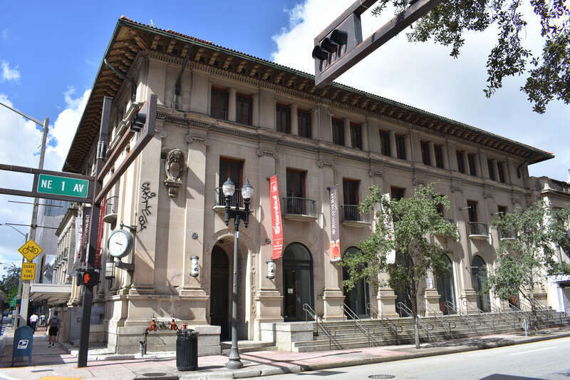The Old U.S. Post Office and Courthouse (1912) is listed on the National Register of Historic Places and is a contributing resource in the Downtown Miami Historic District.