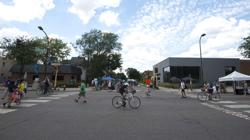 Minneapolis, Minnesota
August 7, 2016
Open Streets Minneapolis temporarily closes major thoroughfares to car traffic and opens them up for walking, biking, skating, and other active transportation. One goal is giving Minneapolis residents an