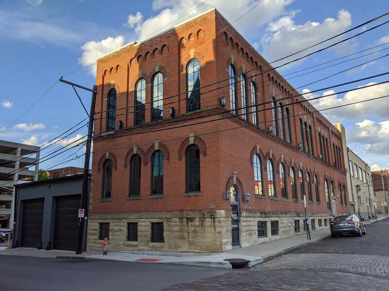 Schlee Brewery Historic District‎ contributing property.