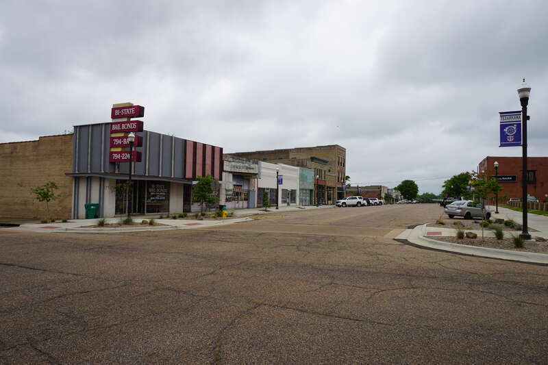 Broad Street in Texarkana, Texas (United States).