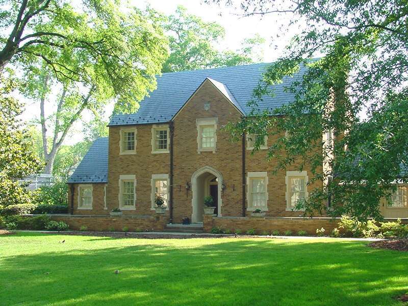 'President's Home — on the University of North Alabama campus in Florence, Alabama.
 Taken by me in May, 2007.
