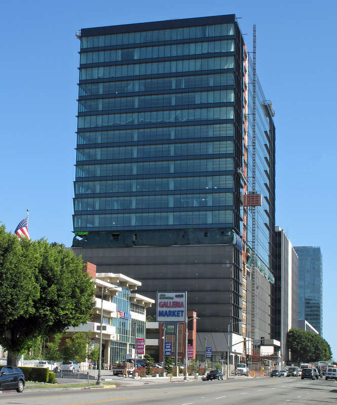 Looking south to Vermont Avenue at 5th Street, in the Koreatown neighborhood of Los Angeles