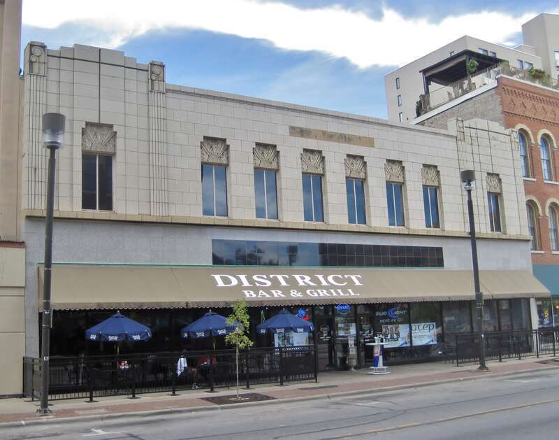 W. T. Grant Building in the West Downtown Rockford Historic District (c. 1925). Originally two separate commercial blocks built in 1887, they were combined in the 1920s and converted to one Art Deco design.






This is an image of a place or