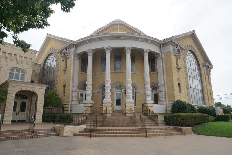 First Baptist Church in Waco, Texas (United States).