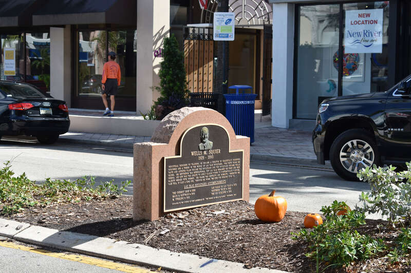 A memorial to architect Wells M. Squier (1929-1993) in Fort Lauderdale, Florida, lists among his accomplishments along Las Olas Boulevard the Chemist Shop (1956), Maus &amp;amp; Hoffman (1984), M. Sterling (1993), Las Casas de las Olas (1979), Northern
