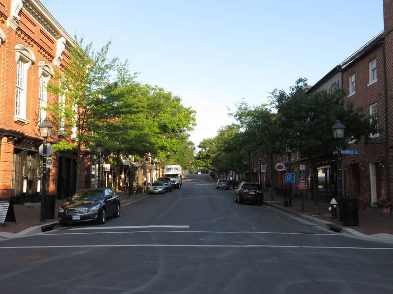 Alexandria (formerly Belhaven and Hunting Creek Warehouse) is an independent city in the Commonwealth of Virginia. As of the 2010 census, the population was 139,966, in 2013, the population was estimated to be 151,218. Located along the Western bank