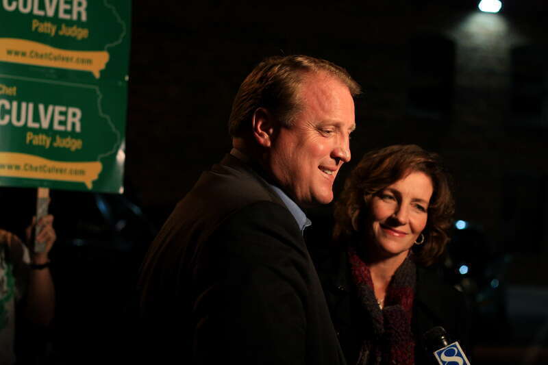 It's the night before the mid-term election, and I went to a rally the Democrats were holding in downtown Des Moines - the last stop on their Main Street vs Wall Street Tour across Iowa over the past several days.

When I got there my old boss,