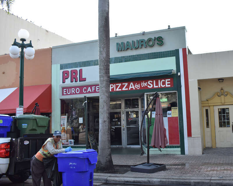 The building at 1904 Hollywood Boulevard (1940) is a contributing resource in the Hollywood Boulevard Historic Business District.