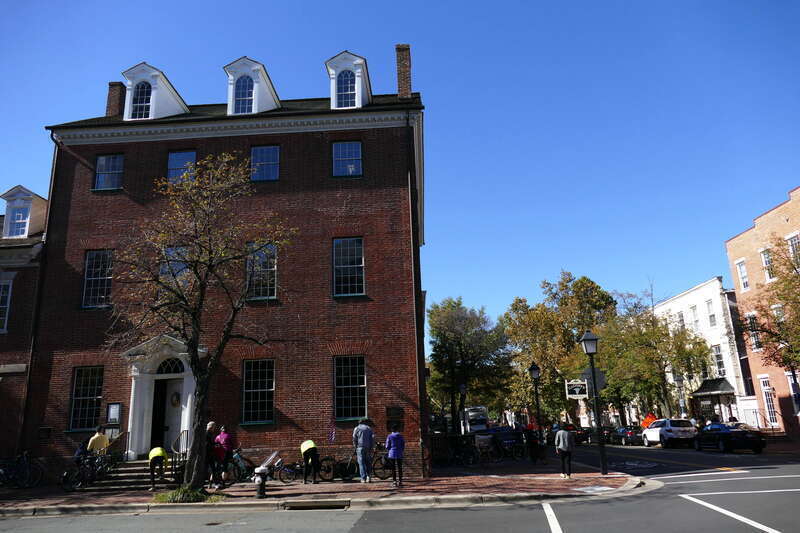 Gadsby's Tavern on Cameron Street and N Royal Street - Alexandria, Virginia, USA, 27.10.2017