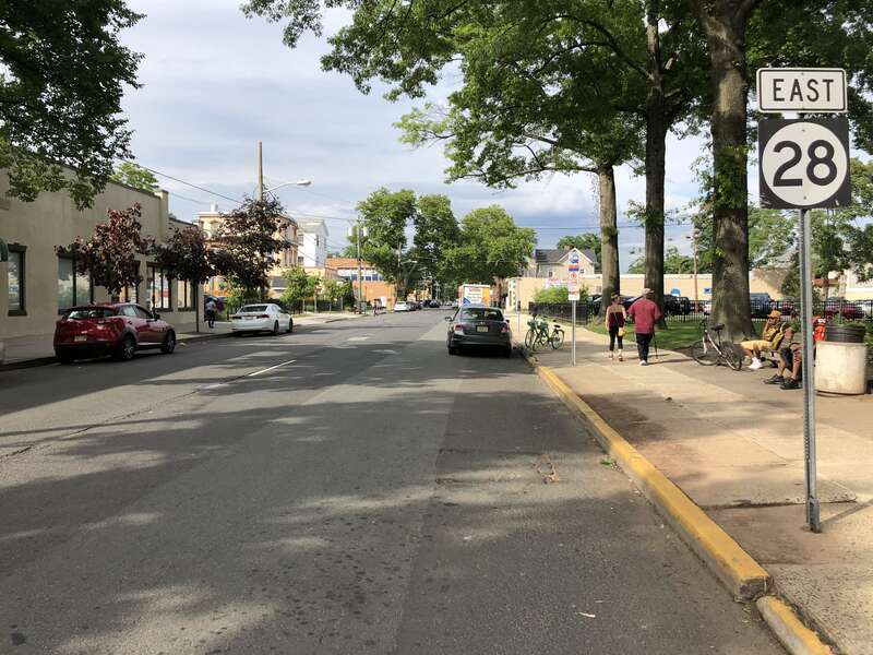 View east along New Jersey State Route 28 (Fifth Street) at Watchung Avenue in Plainfield, Union County, New Jersey