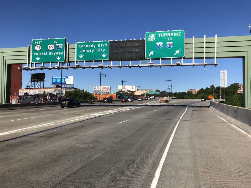 View west along Interstate 78 (New Jersey Turnpike Newark Bay Extension) at the exit for New Jersey State Route 139 in Jersey City, Hudson County, New Jersey