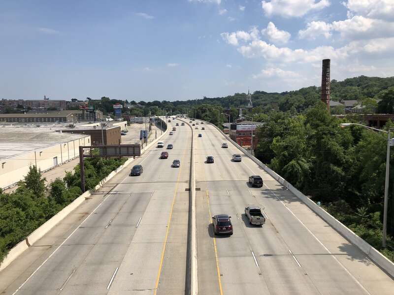View south along Interstate 83 (Jones Falls Expressway) from the overpass for West 41st Street in Baltimore City, Maryland