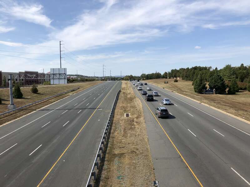 View west along Virginia State Route 7 (Harry Byrd Highway) from the overpass for Crosstrail Boulevard/River Creek Parkway in Leesburg, Loudoun County, Virginia
