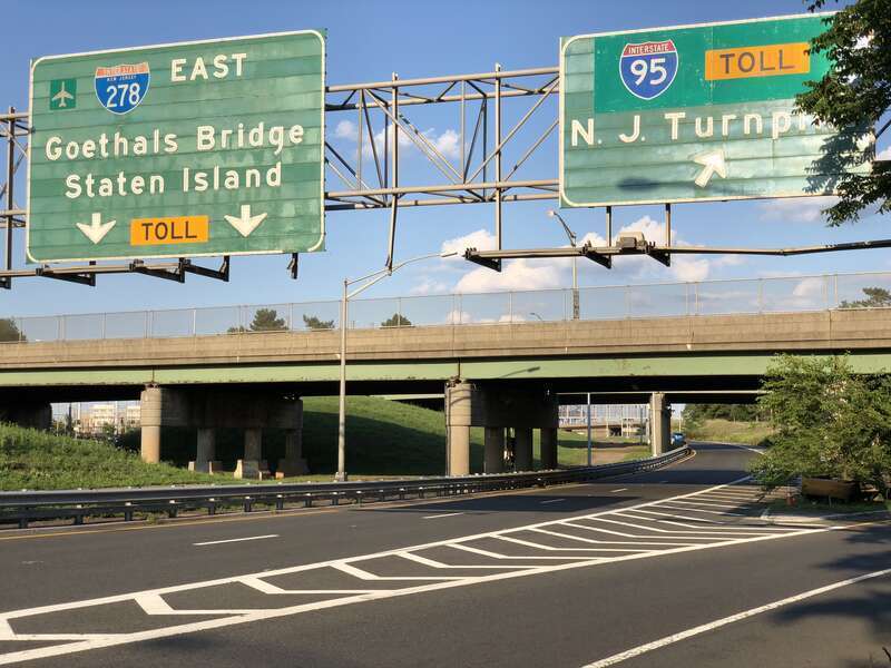 View east along Interstate 278 (Union Freeway) at the exit for Interstate 95/New Jersey Turnpike in Elizabeth, Union County, New Jersey