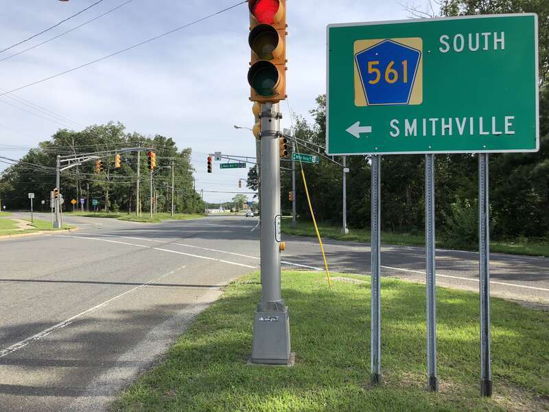 View east along U.S. Route 30 (White Horse Pike) at Atlantic County Route 561 (Moss Mill Road) in Hammonton, Atlantic County, New Jersey