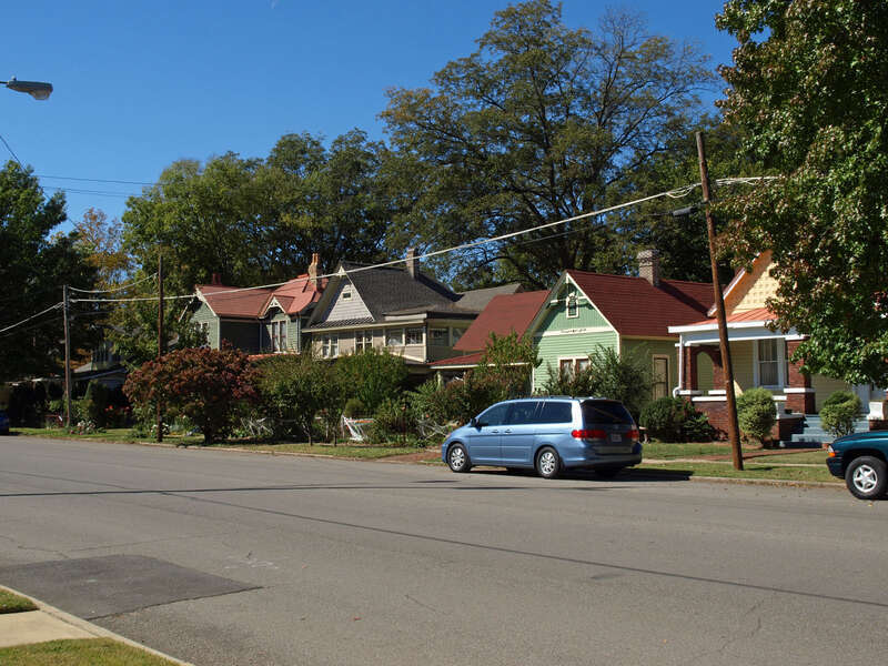The 700 block of Holmes Avenue in Huntsville, Alabama, part of the Old Town Village Historic District.