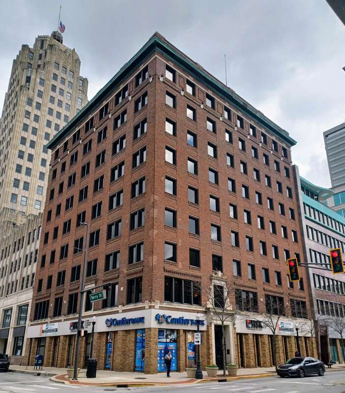 803 S Calhoun St, Fort Wayne, IN