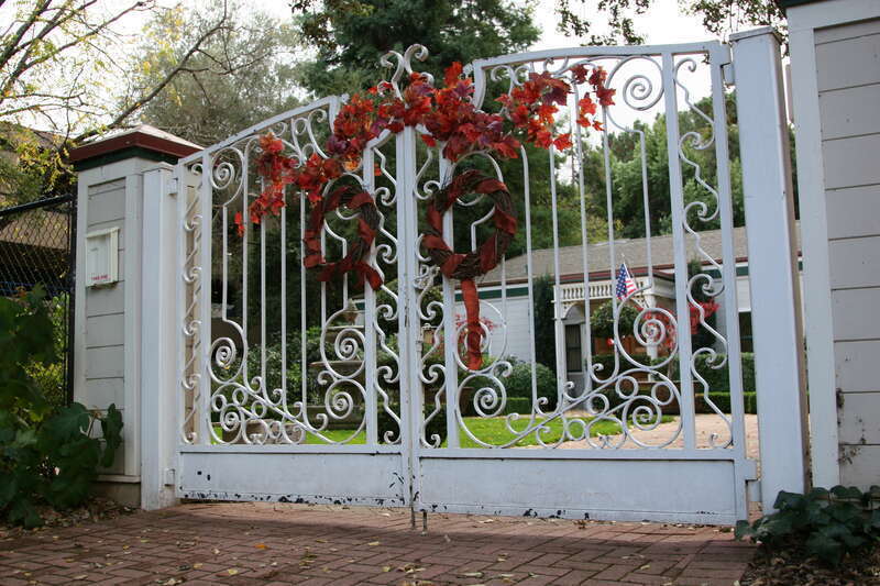 Located in San Mateo's Central Park

Entrance gate to Kohl Pumphouse.