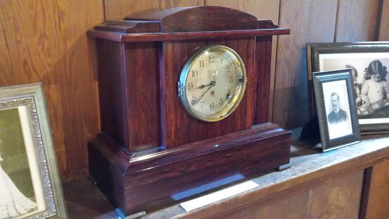 1915-era mantel clock at the en:Museum of American Heritage