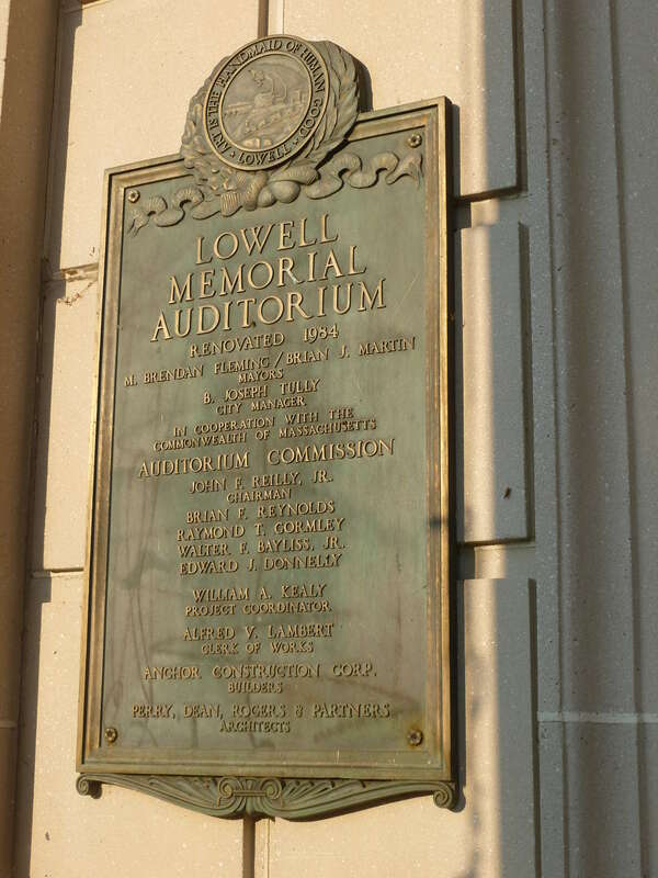 Dedication plaque of 1984 renovation of Lowell Memorial Auditorium.  Located on west (front) side of the building, at 50 East Merrimack Street, Lowell, Massachusetts.