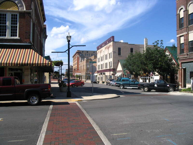 Looking North up Meridian Street at what remains of Anderson's historic downtown core. visible is the Paramount Theater and the large buff-colored Union Building.