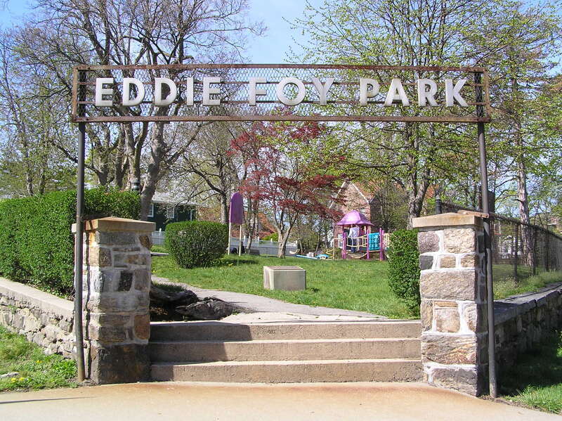 I took this photograph of Eddie Foy Park in New Rochelle, New York, on April 30, 2007.
GNU Free Documentation License -