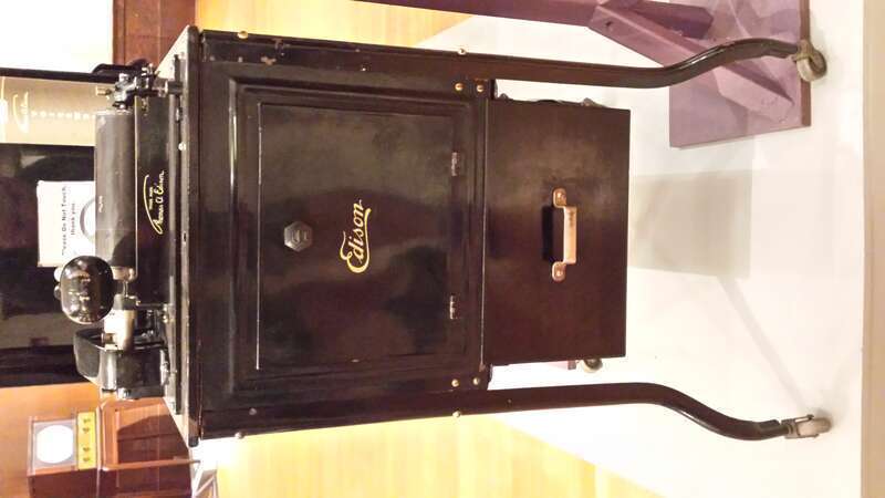 e:Edison Manufacturing Company wax cylinder eraser at the en:Museum of American Heritage